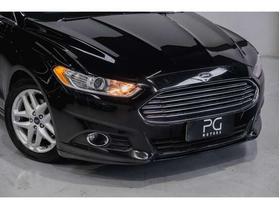 FORD-FUSION-2015