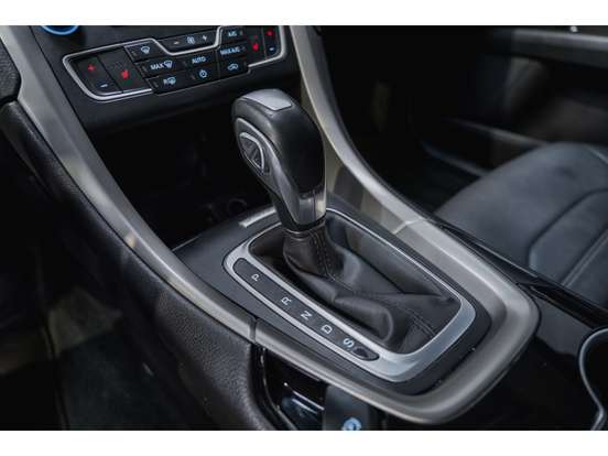 FORD-FUSION-2015