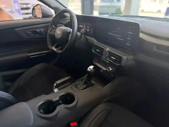 FORD-MUSTANG-2025