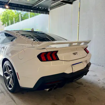 FORD-MUSTANG-2024