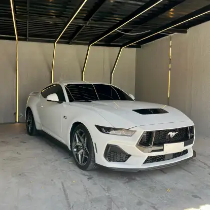 FORD-MUSTANG-2024