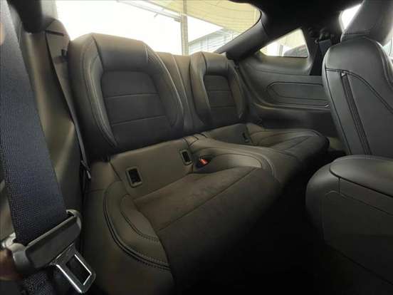 FORD-MUSTANG-2025