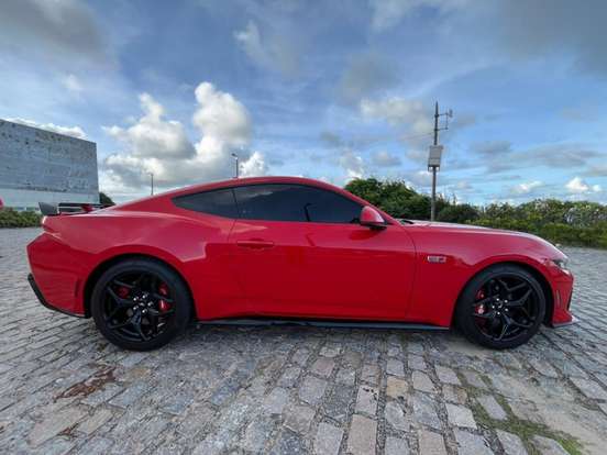 FORD-MUSTANG-2024