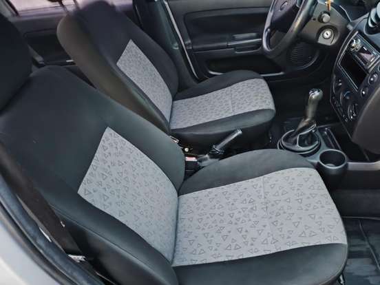 FORD-FIESTA-2010