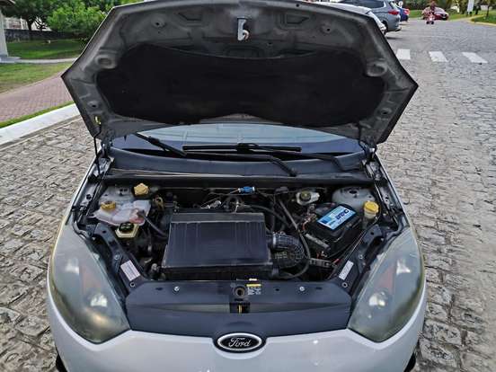 FORD-FIESTA-2010