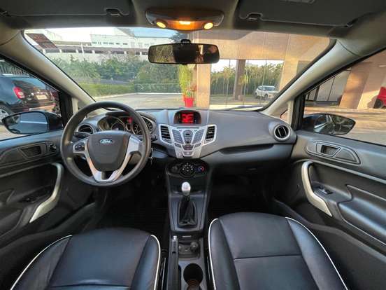 FORD-FIESTA-2012