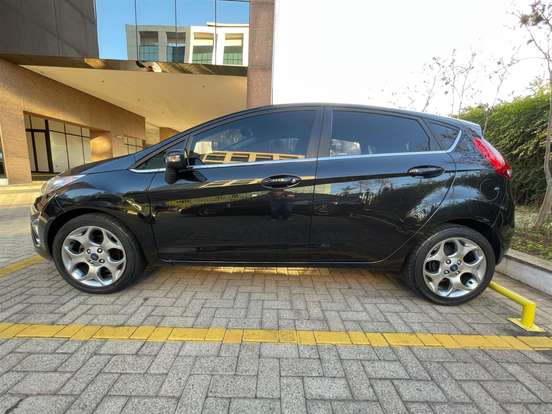 FORD-FIESTA-2012