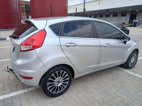 FORD-FIESTA-1.6 TITANIUM HATCH 16V FLEX 4P POWERSHIFT FORD-FIESTA-2013