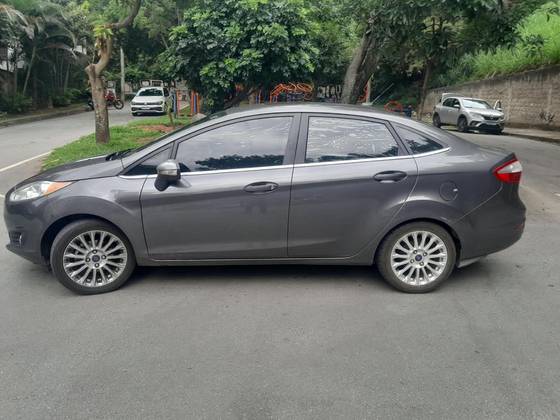 FORD FIESTA 1.6 TITANIUM PLUS SEDAN 16V FLEX 4P POWERSHIFT