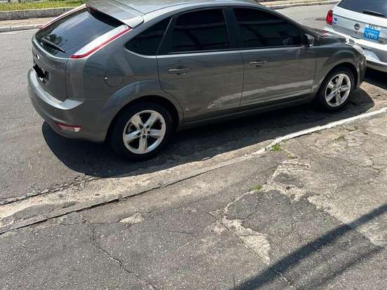 FORD-FOCUS-1.6 GL 16V FLEX 4P MANUAL FORD-FOCUS-2010