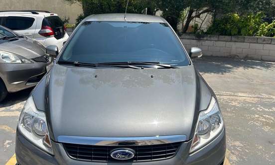FORD-FOCUS-2010