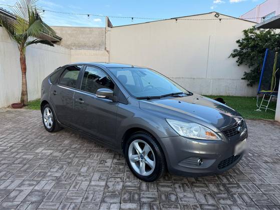 FORD FOCUS 2.0 GLX 16V FLEX 4P AUTOMÁTICO