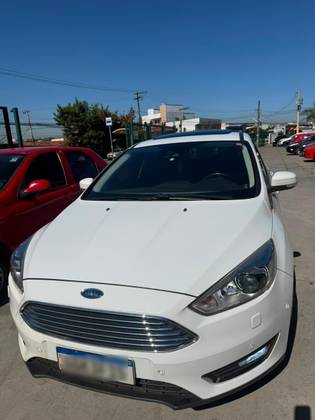 FORD FOCUS 2.0 TITANIUM PLUS FASTBACK 16V FLEX 4P POWERSHIFT
