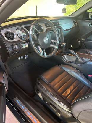 FORD-MUSTANG-2011
