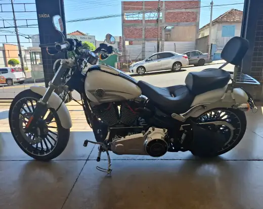 HARLEY-DAVIDSON-SOFTAIL BREAKOUT-2017