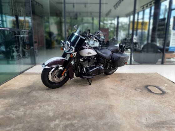 HARLEY-DAVIDSON SOFTAIL HERITAGE CLASSIC 114 