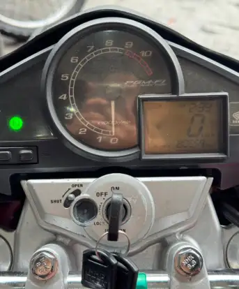 HONDA-CB 300R-2010