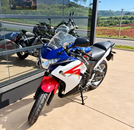 HONDA-CBR 250R-2012