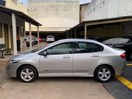 HONDA-CITY-1.5 LX 16V FLEX 4P AUTOMÁTICO HONDA-CITY-2009