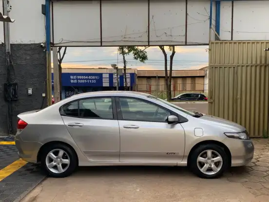 HONDA-CITY-1.5 LX 16V FLEX 4P AUTOMÁTICO HONDA-CITY-2009