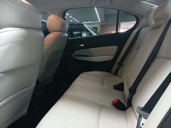 HONDA-CITY-1.5 i-VTEC FLEX HATCH TOURING CVT HONDA-CITY-2023