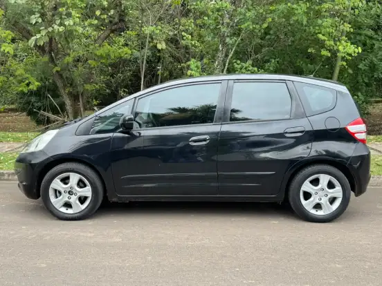 HONDA-FIT-2010
