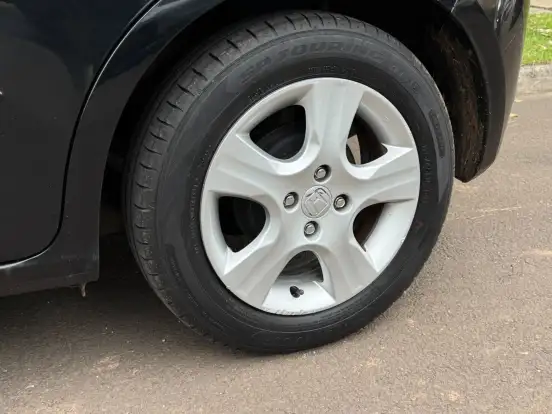 HONDA-FIT-2010