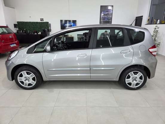 HONDA-FIT-2012