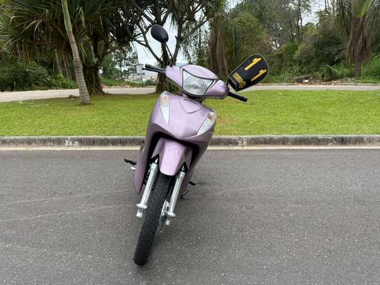 HONDA-BIZ 125 ES-2011