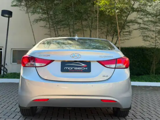 HYUNDAI-ELANTRA-2012