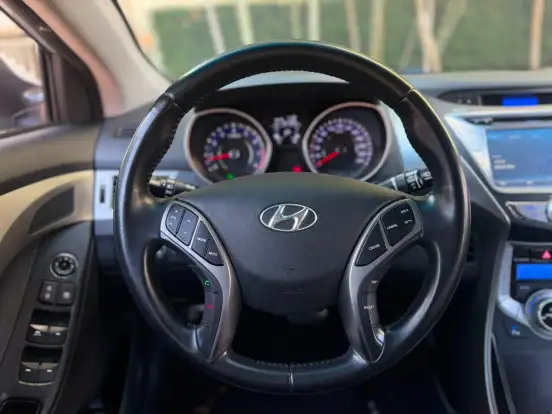HYUNDAI-ELANTRA-1.8 GLS 16V GASOLINA 4P AUTOMÁTICO HYUNDAI-ELANTRA-2012