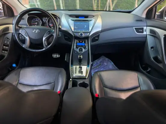 HYUNDAI-ELANTRA-2012