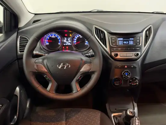 HYUNDAI-HB20-1.0 COMFORT PLUS 12V FLEX 4P MANUAL HYUNDAI-HB20-2015