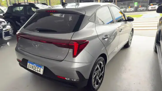 HYUNDAI-HB20-2023
