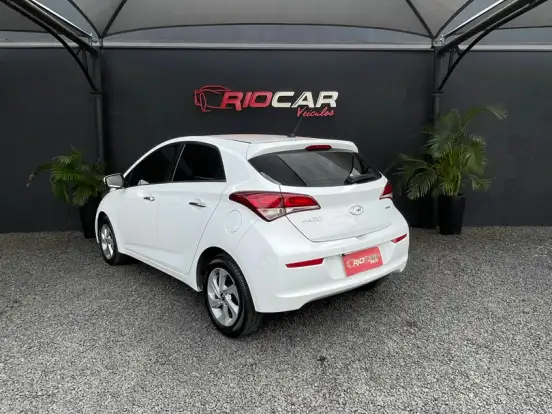 HYUNDAI-HB20-1.6 PREMIUM 16V FLEX 4P AUTOMÁTICO HYUNDAI-HB20-2016