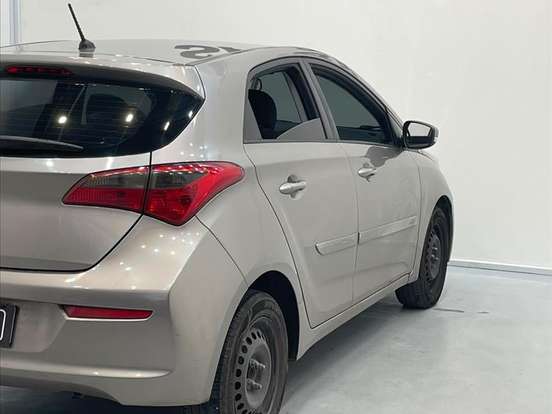 HYUNDAI-HB20-1.0 COMFORT 12V FLEX 4P MANUAL HYUNDAI-HB20-2016