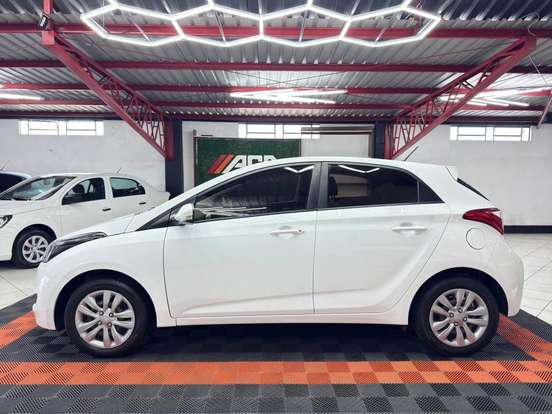 HYUNDAI-HB20-1.6 COMFORT PLUS 16V FLEX 4P MANUAL HYUNDAI-HB20-2018