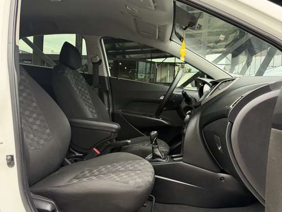 HYUNDAI-HB20-1.6 COMFORT STYLE 16V FLEX 4P MANUAL HYUNDAI-HB20-2016