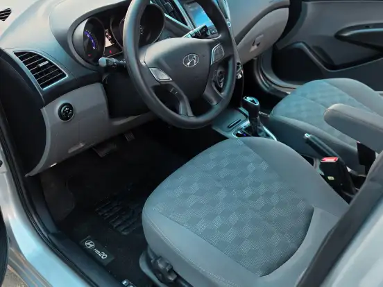 HYUNDAI-HB20S-1.6 COMFORT PLUS 16V FLEX 4P AUTOMÁTICO HYUNDAI-HB20S-2017