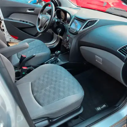 HYUNDAI-HB20S-2017