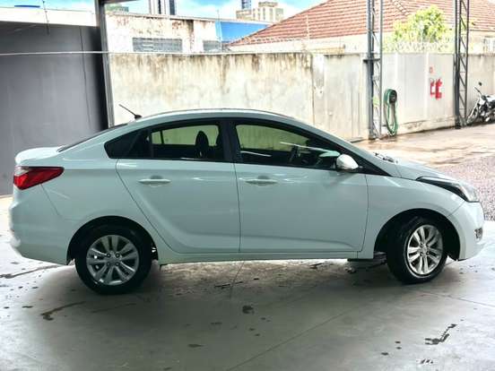 HYUNDAI-HB20S-2017