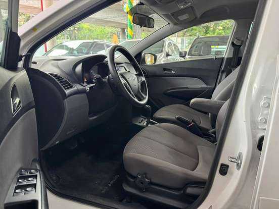 HYUNDAI-HB20S-1.6 COMFORT STYLE 16V FLEX 4P AUTOMÁTICO HYUNDAI-HB20S-2014