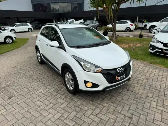 HYUNDAI-HB20X-1.6 16V STYLE FLEX 4P AUTOMÁTICO HYUNDAI-HB20X-2015