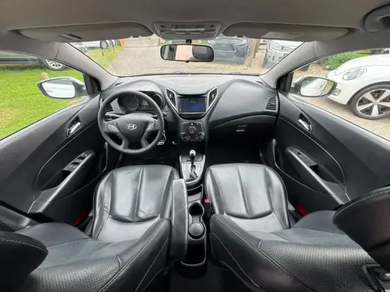 HYUNDAI-HB20X-2015