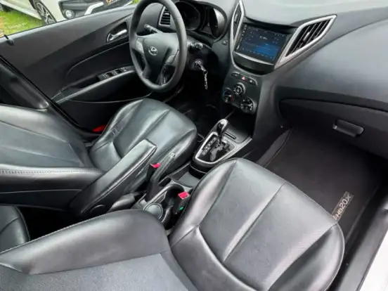 HYUNDAI-HB20X-1.6 16V STYLE FLEX 4P AUTOMÁTICO HYUNDAI-HB20X-2015
