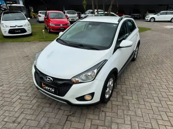 HYUNDAI-HB20X-2015