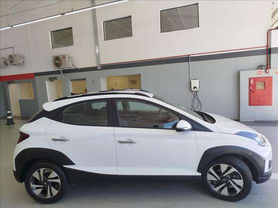 HYUNDAI-HB20X-2020