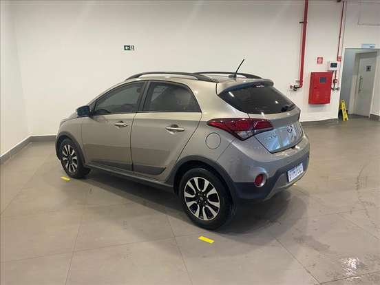 HYUNDAI-HB20X-1.6 16V PREMIUM FLEX 4P AUTOMÁTICO HYUNDAI-HB20X-2018