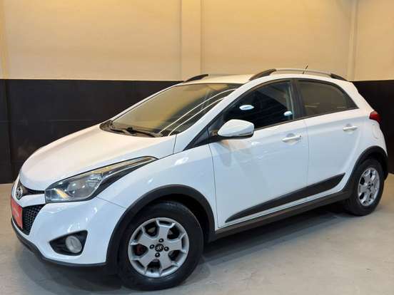 HYUNDAI-HB20X-1.6 16V PREMIUM FLEX 4P AUTOMÁTICO HYUNDAI-HB20X-2013