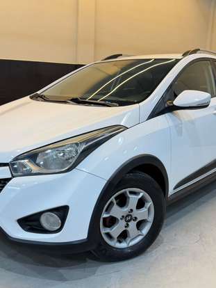 HYUNDAI-HB20X-1.6 16V PREMIUM FLEX 4P AUTOMÁTICO HYUNDAI-HB20X-2013
